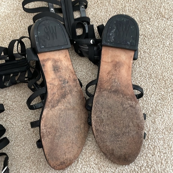 Stuart Weitzman gladiator sandals all leather & studs size 7 black RARE - Picture 6 of 10